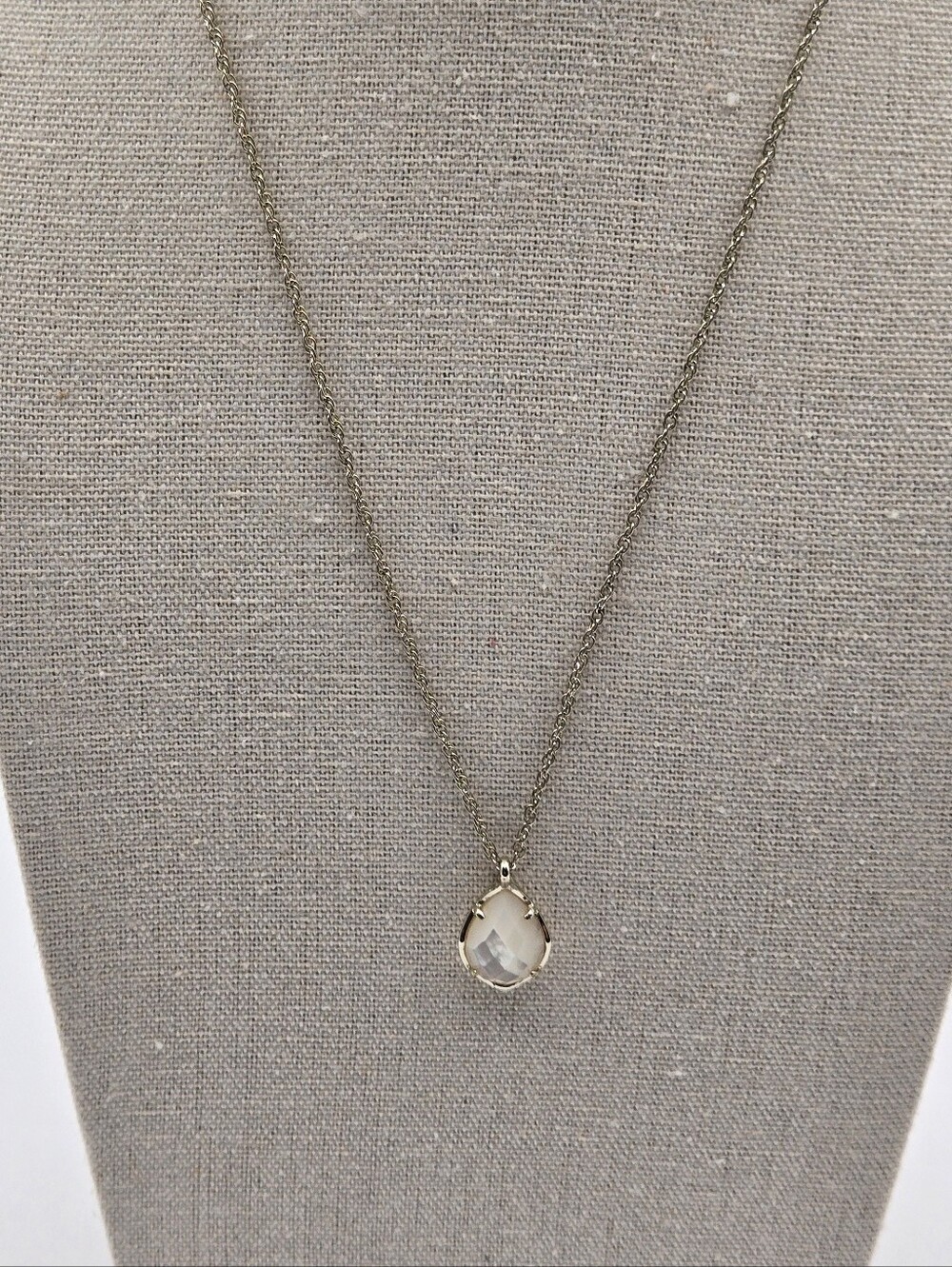 KENDRA SCOTT Necklace Mother Of Pearl Pendant 14k Gold Plated